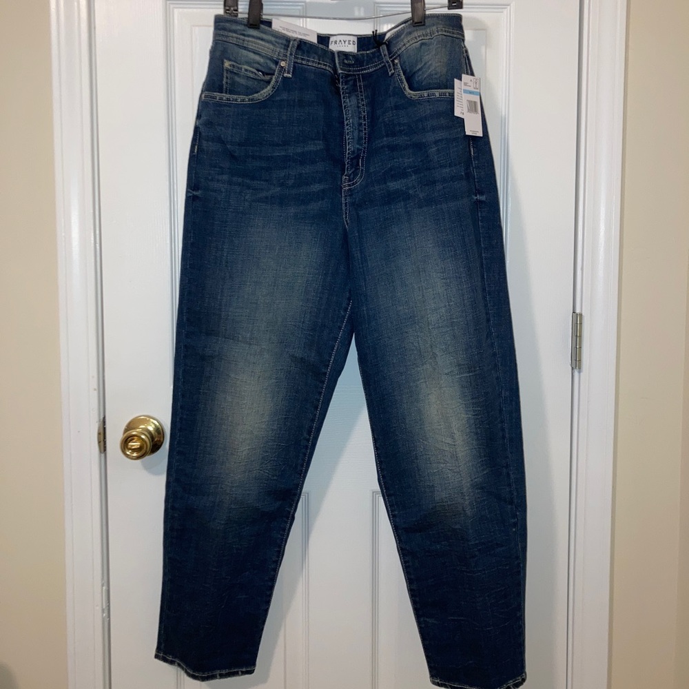 Frayed Tapered Boyfriend Jeans - Picture 2 of 7